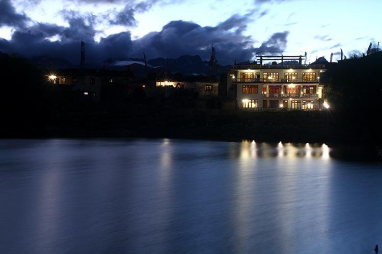 Hotel Lake View Nako Екстер'єр фото